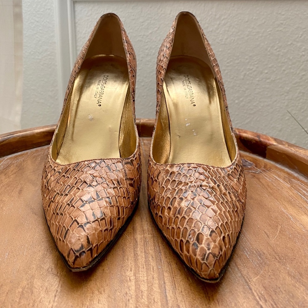 💕 Dolce & Gabbana Python Pumps - Picture 2 of 7